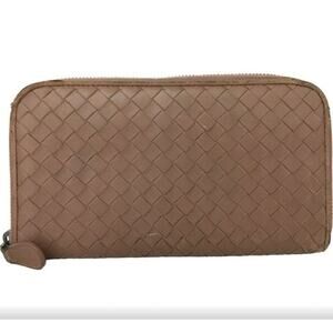 Bottega Veneta Luxury Beige Intrecciato Lamb Skin Zip Around Long Wallet USED